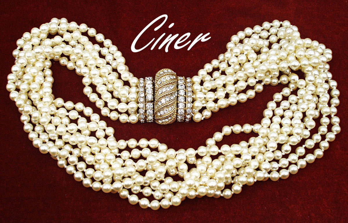 アクセサリー shermer necklace Blue & White Lioness Necklace