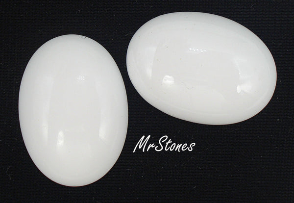 25x18mm (2195) Chalk Off White Oval Cabochon