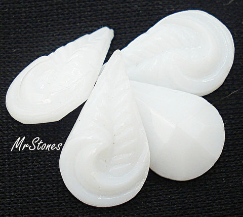 13x7.8mm (3101) Chalk White Textured Leaf Like Top Pear Shape Doublet