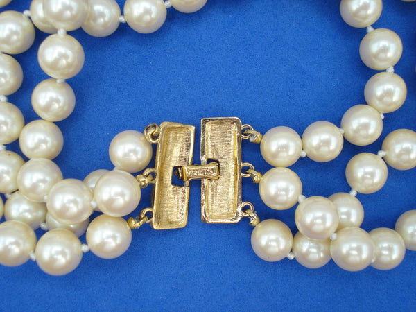 Vintage Monet 3 Knotted Strands Necklace Glass 9mm Creme Pearls Gold Tone Clasp
