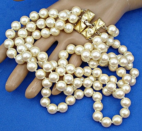 Vintage Monet 3 Knotted Strands Necklace Glass 9mm Creme Pearls Gold Tone Clasp