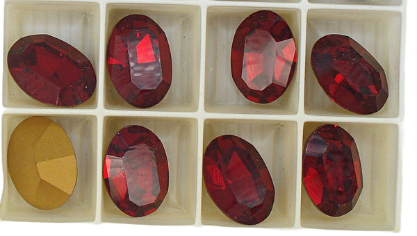18x13mm (4100) Siam Red Oval Shape