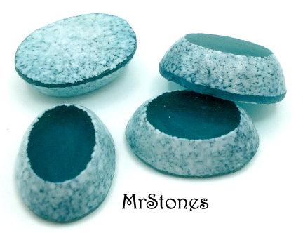 18x13mm (1685) Emerald Green Flat Top Oval Cabochon White Snow Frosted Sides