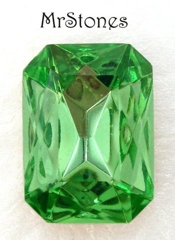 18x13mm (4626/2) TTC Peridot Green Cushion Octagon