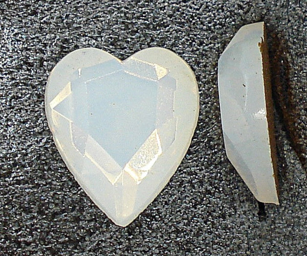 14x12mm Glass White Opal Flatback Heart Shape Faceted Table Top