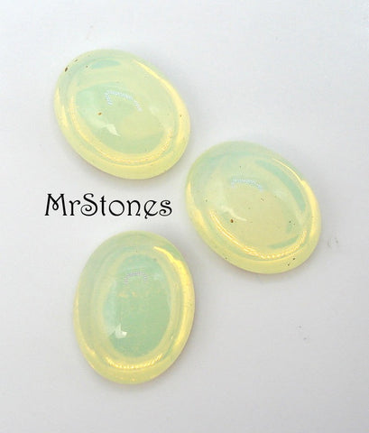10x8mm (2195) Glass Yellow Opal Oval Cabochon