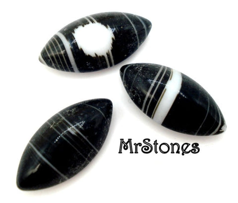 15x7mm (3175) Black White Stripe Bombe Cut Marquise Navette Cabochon