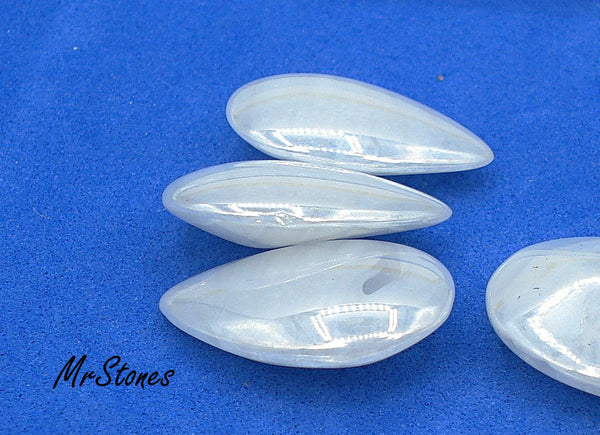 18x13mm (3101) White Agate Luster Pear Pendeloque Buff Top Doublet
