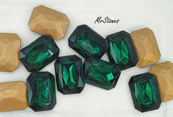 25x18mm (4626/2) TTC Czech Emerald Green Cushion Octagon