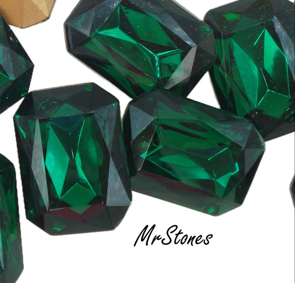 25x18mm (4626/2) TTC Czech Emerald Green Cushion Octagon