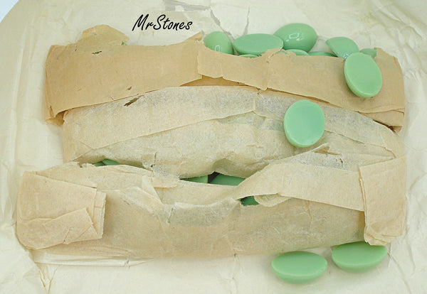 18x13mm (2195) Light Green Minty Oval Cabochon 7.7mm Dome Western Germany