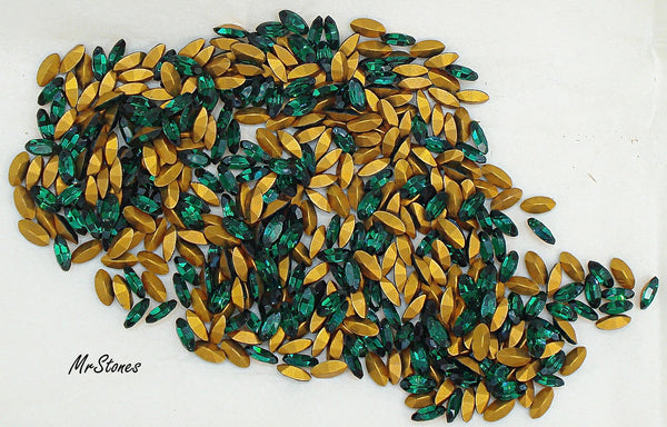 6x3mm (4100) Emerald Green Oval Shape