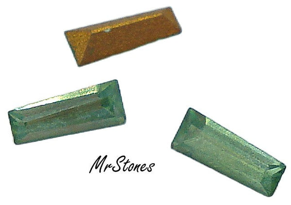 5x2x1.5mm (4700) #10 Peridot Tapered Baguette Keystone