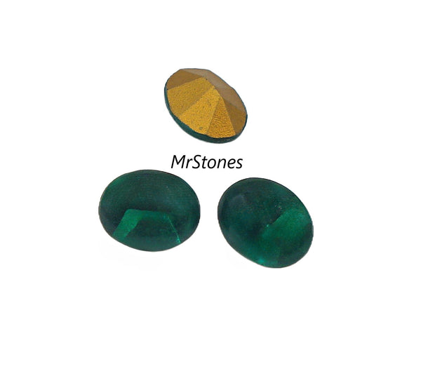 10x8mm (3188) Emerald Green Oval Buff Top Doublet