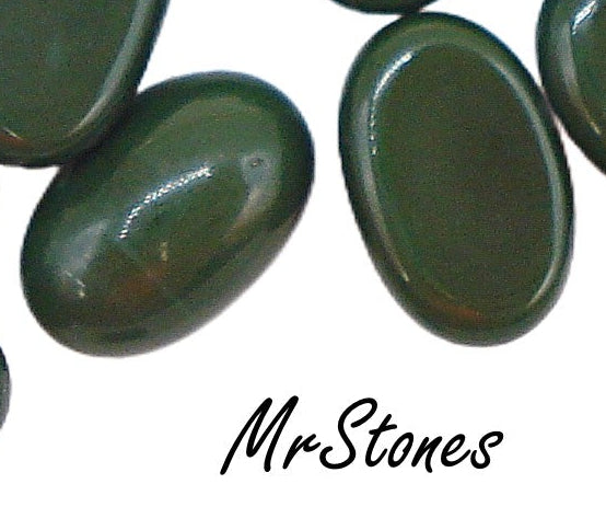 6x4mm (2195) Forest Green Oval Cabochon