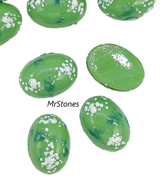 14x10mm (1685) Kelly Green Speckled White Textured Frit Oval Cabochon