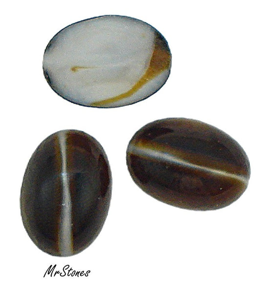 18x13mm (2195) Brown Horn Center White Strip Oval Cabochon