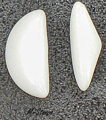12x6mm (4728/2) Chalk White Buff Top Doublet Half Moon