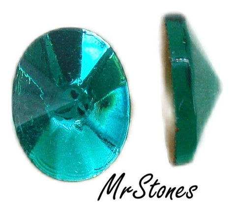 10x8mm (2102) Emerald Green Oval Flat Back Rivoli Cut