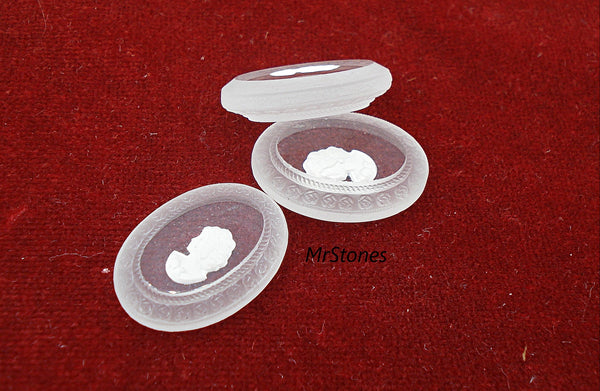 18x13mm Intaglio Crystal Frosted Matte White Left/Right Facing Lady Oval Glass