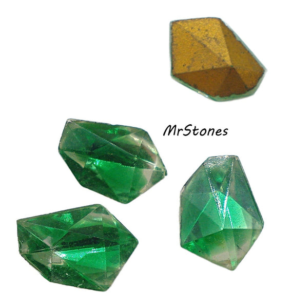 15x10.5mm (4743) Emerald Crystal Bi-Color Gammatic Shape