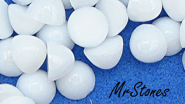 4mm (1684) Chalk White Round High Dome (2.6mm) Cabochon