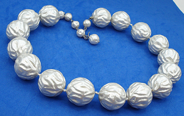 Choker Necklace 18.5mm Weighty Baroque Acrylic Knotted Beads 17" x 3/4"