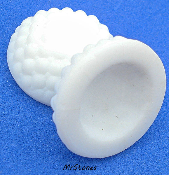 17.5mm (2194) Chalk White Textured Round Cabochon Conclave Back 7.5mm thick
