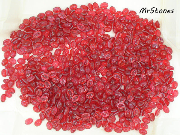 7x5mm (1685) Ruby Quartz Bombee Oval Cabochon