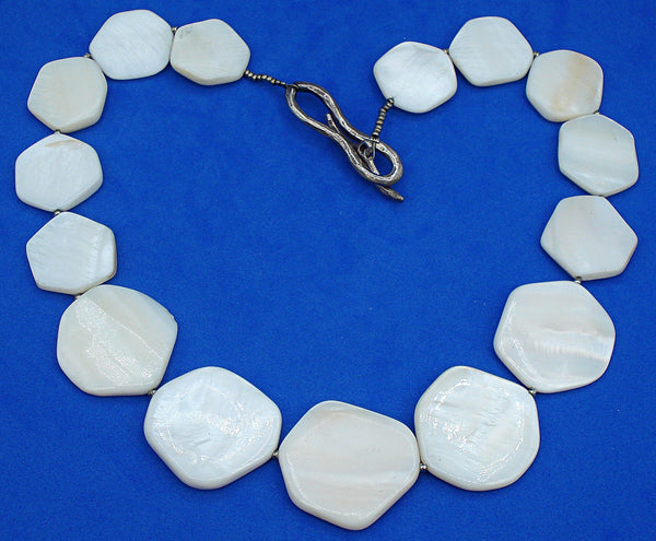 Necklace Geometric Chunky Mother of Pearl Beads 16" x 1 1/8"