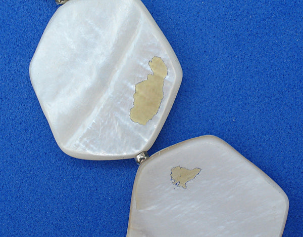 Necklace Geometric Chunky Mother of Pearl Beads 16" x 1 1/8"