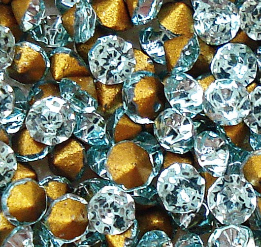 1.15mm (1100) (4pp) France Aqua Blue Demi-Fins Round Chatons 10pk/$1.00