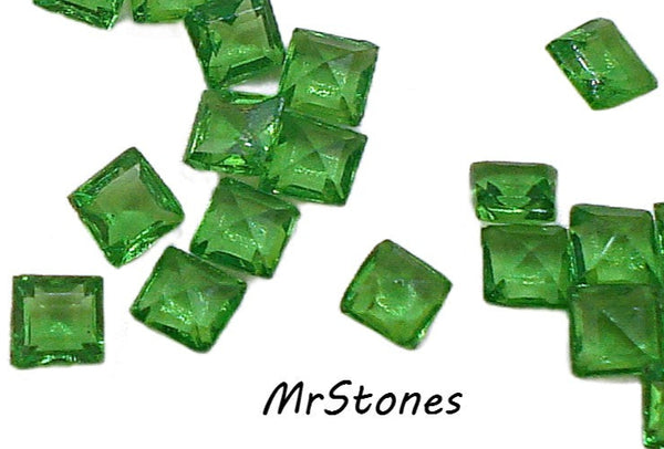 2.5mm (4400/2) TTC Peridot Green Unfoiled Square Shape Czech