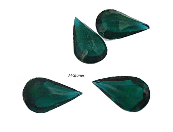 10x6mm (3101) Emerald Green Pear Shape Buff Top Doublet