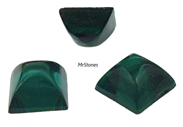 8mm (2062) Emerald Green High Dome Square Cabochon