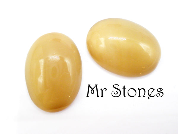 18x13mm (2195) Beige Moonstone Oval Cabochon