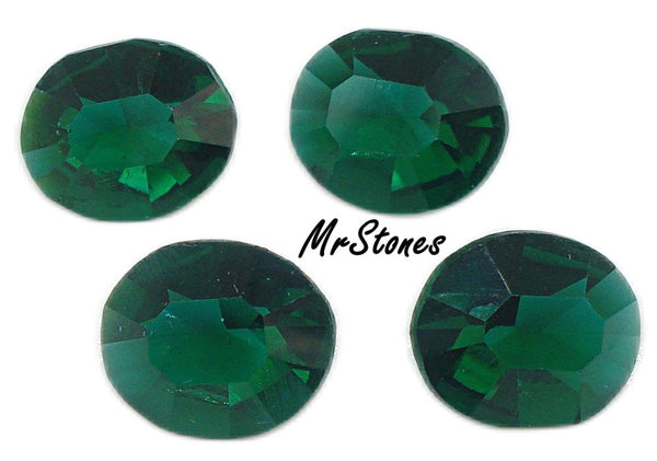 12x10mm (4100) Emerald Green Un-foiled Oval Shape