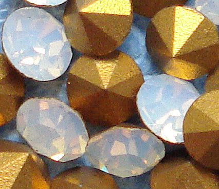 8.2-8.4mm (1100) (39SS) White Opal Rounds