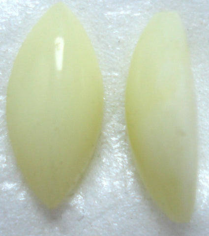 15x7mm GLASS IVORY COLOR BOMBE CUT MARQ. CABS