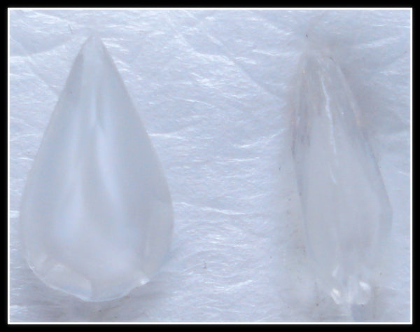 13X7.8MM (4300/2) WHITE GIVRE' PEAR SHAPES