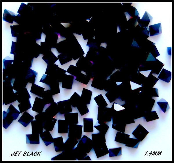1.4MM (4400) JET BLACK POINTED BACK SQUARES