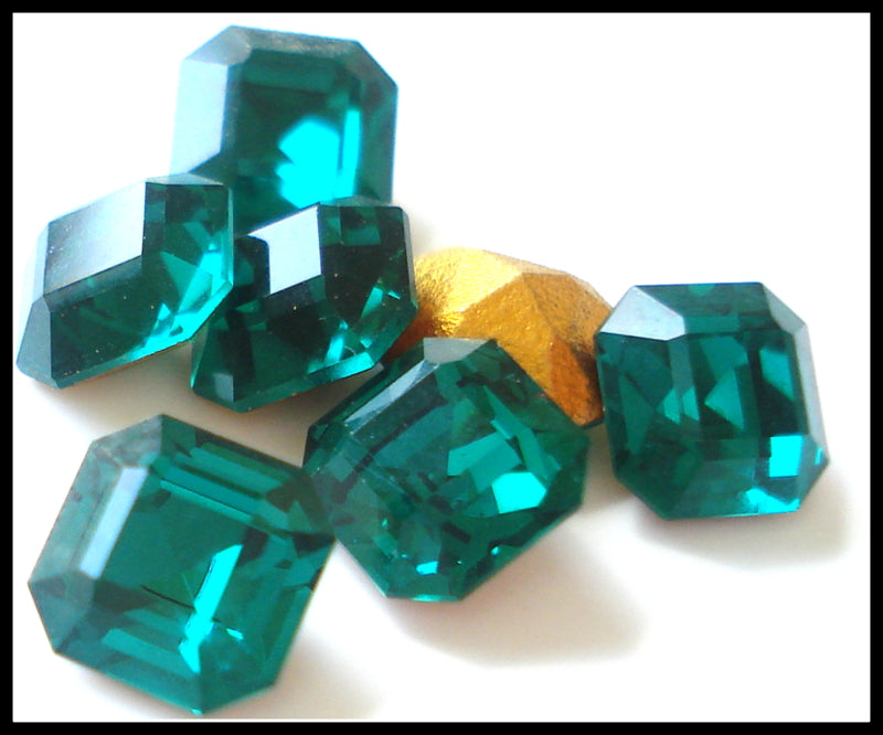 6MM (4671) SQUARE OCTAGONS IN EMERALD COLOR