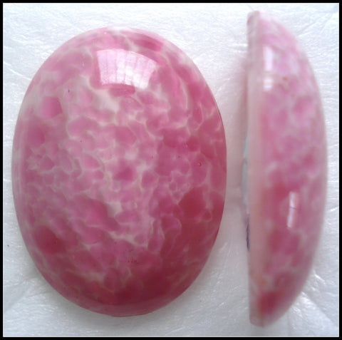 30X22MM (1685) OVAL GLASS PINK MATRIX CABOCHONS
