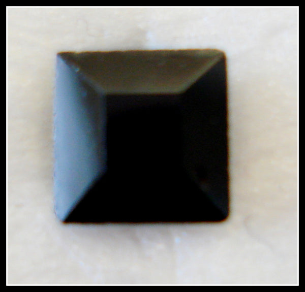 5.5MM (4400) JET BLACK COLOR SQUARES