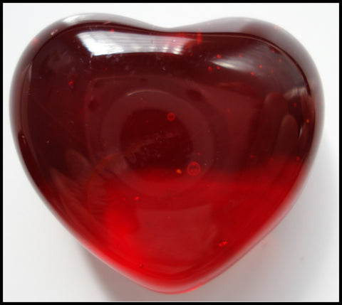 21X23MM GLASS SIAM RED PLUMP HEART CABS