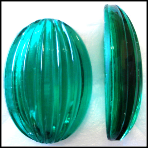 30X22MM (1685) RIBBED TOP OVAL CONCAVE BACK CABS