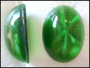 14X10MM (1685) OVAL CABS GLASS EMERALD STAR