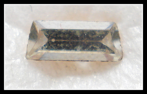 4X3X1.5MM (4700#78) CRYSTAL COLOR TRAPEZOIDS