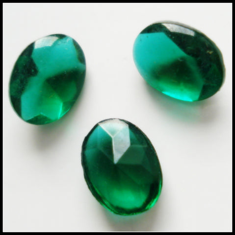8X6MM (3188) EMERALD UNFOILED OVAL BUFF TOP DOUBLETS