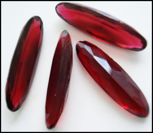 24X7MM (4123) GLASS RUBY COLOR UNFOILED OVALS
